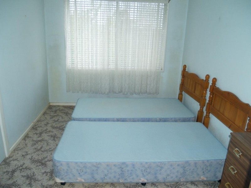 7 Heath St, Bega NSW 2550