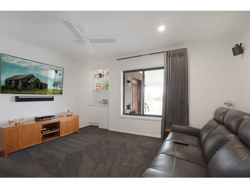 55 Stringy Park Close, Bega NSW 2550
