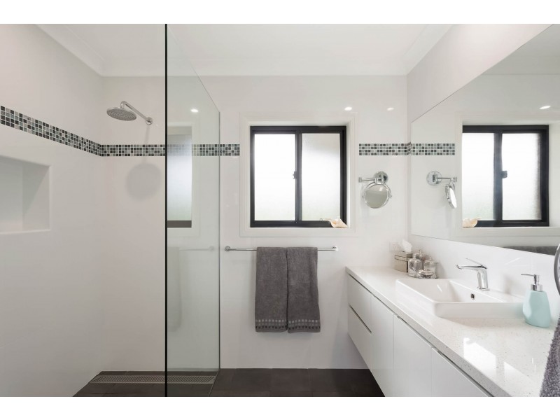 55 Stringy Park Close, Bega NSW 2550