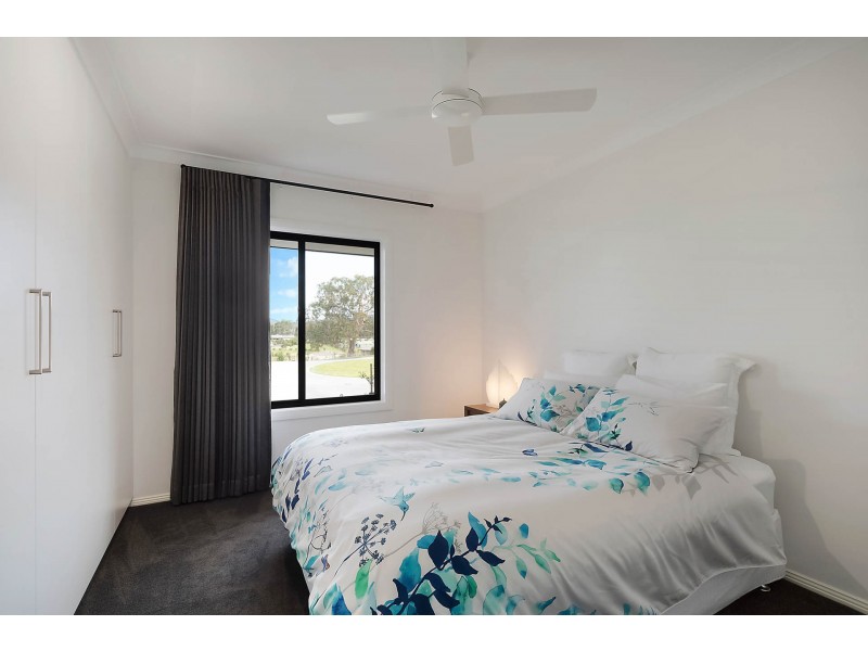 55 Stringy Park Close, Bega NSW 2550