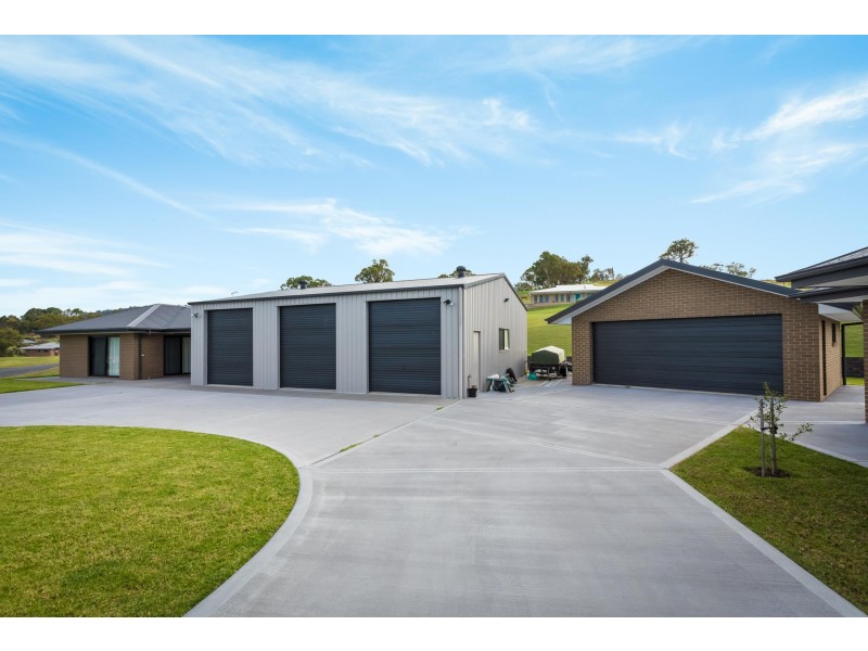 55 Stringy Park Close, Bega NSW 2550