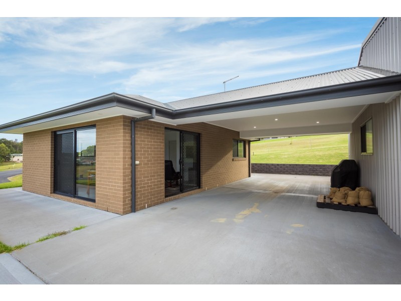 55 Stringy Park Close, Bega NSW 2550