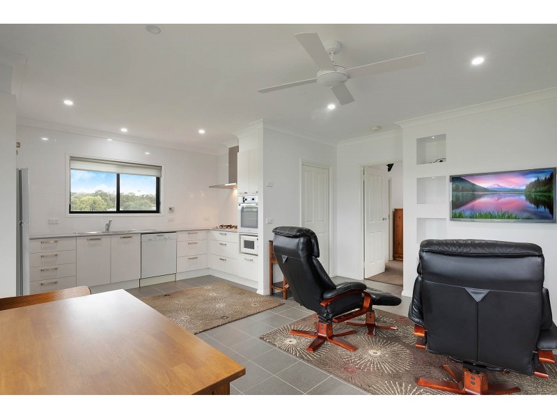 55 Stringy Park Close, Bega NSW 2550