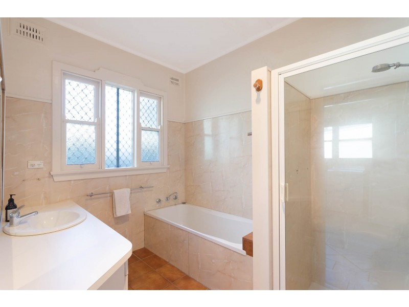 24 Spindler St, Bega NSW 2550
