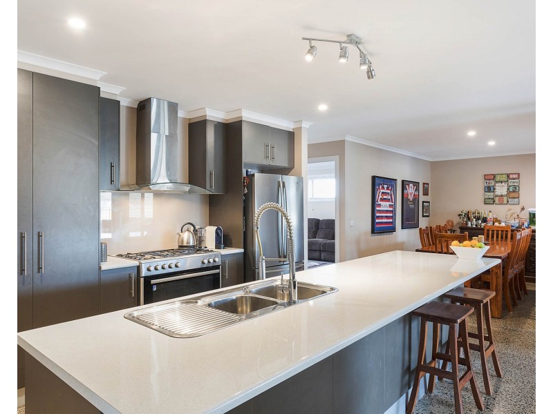 67 Glen Mia Drive, Bega NSW 2550