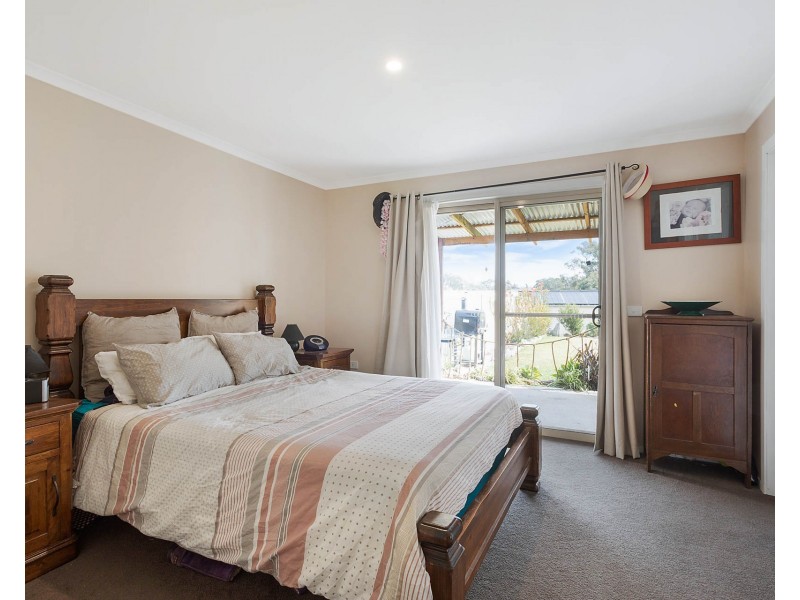 67 Glen Mia Drive, Bega NSW 2550