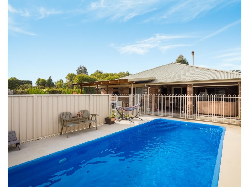 67 Glen Mia Drive, Bega NSW 2550