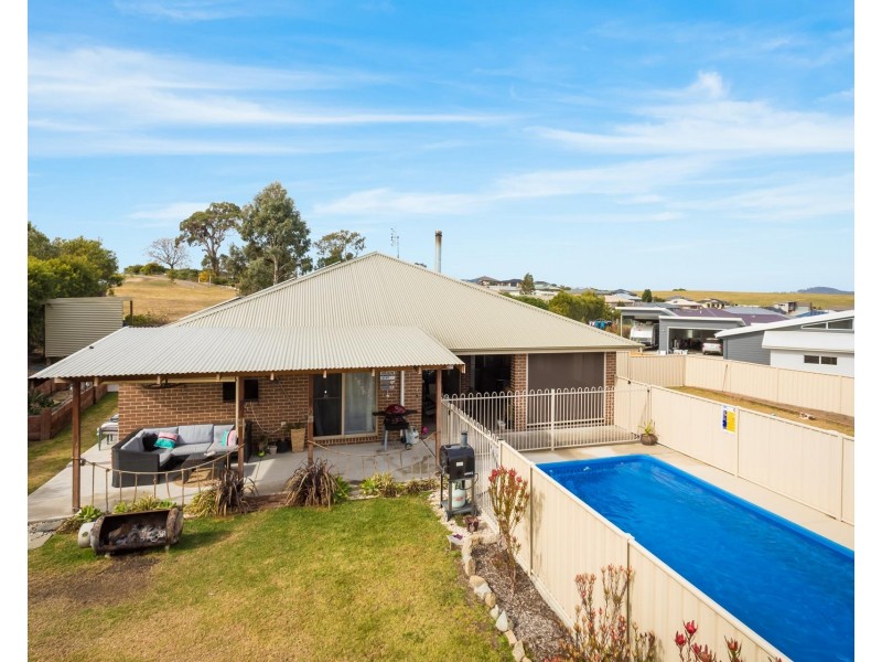67 Glen Mia Drive, Bega NSW 2550