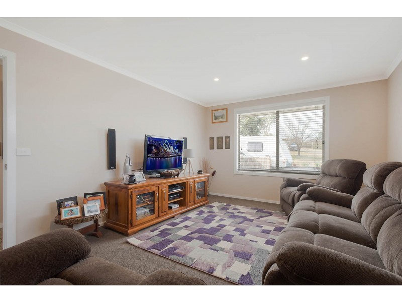 67 Glen Mia Drive, Bega NSW 2550