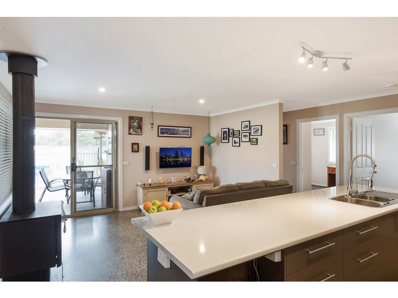67 Glen Mia Drive, Bega NSW 2550