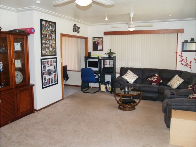 60 Ravenswood St, Bega NSW 2550