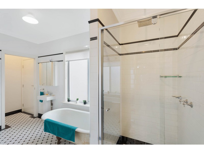 290 Kemps Lane, Kameruka NSW 2550