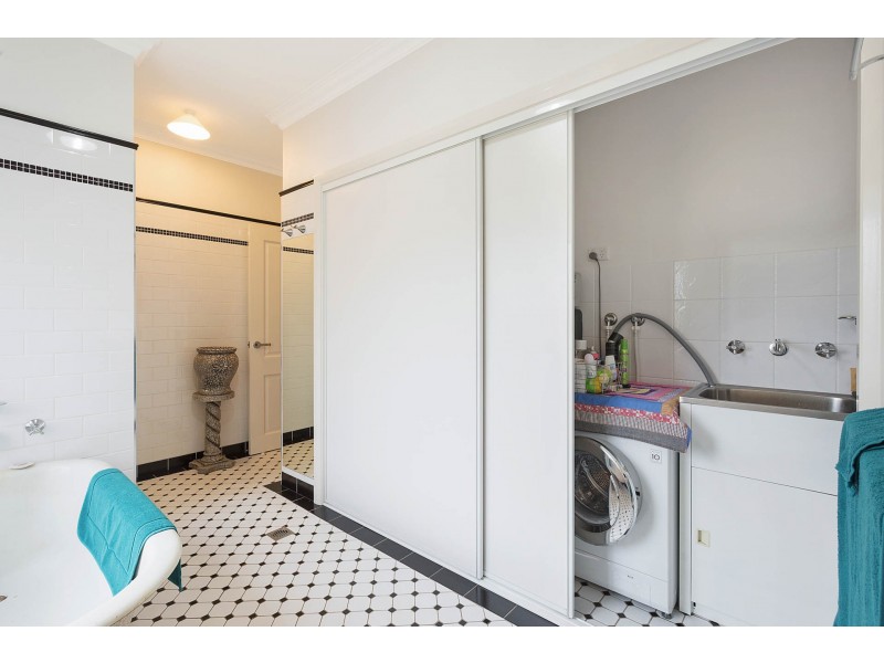 290 Kemps Lane, Kameruka NSW 2550