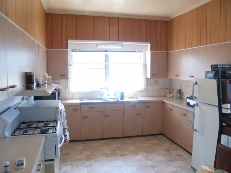 82 Upper St, Bega NSW 2550