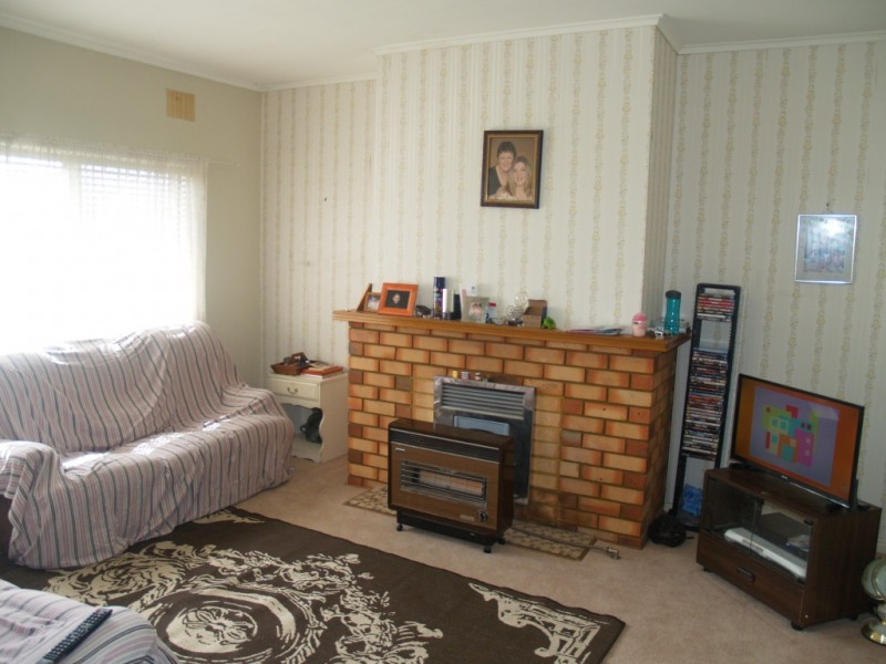82 Upper St, Bega NSW 2550