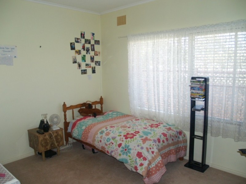 82 Upper St, Bega NSW 2550