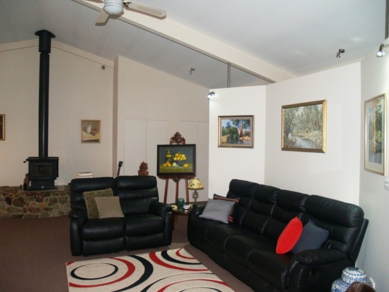 10 Ferntree Lane, Wallagoot NSW 2550