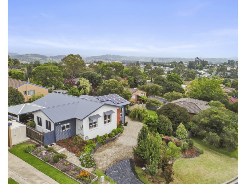 1 Goldberg Place, Bega NSW 2550