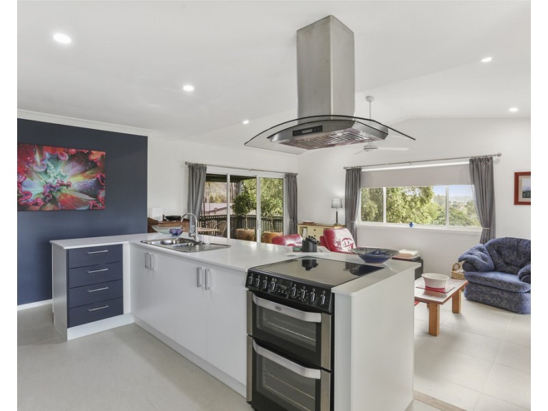 1 Goldberg Place, Bega NSW 2550