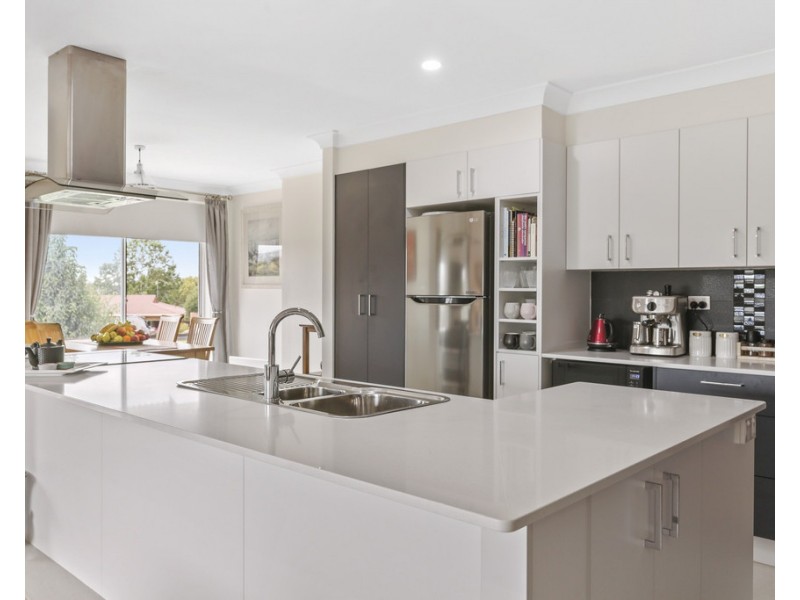 1 Goldberg Place, Bega NSW 2550