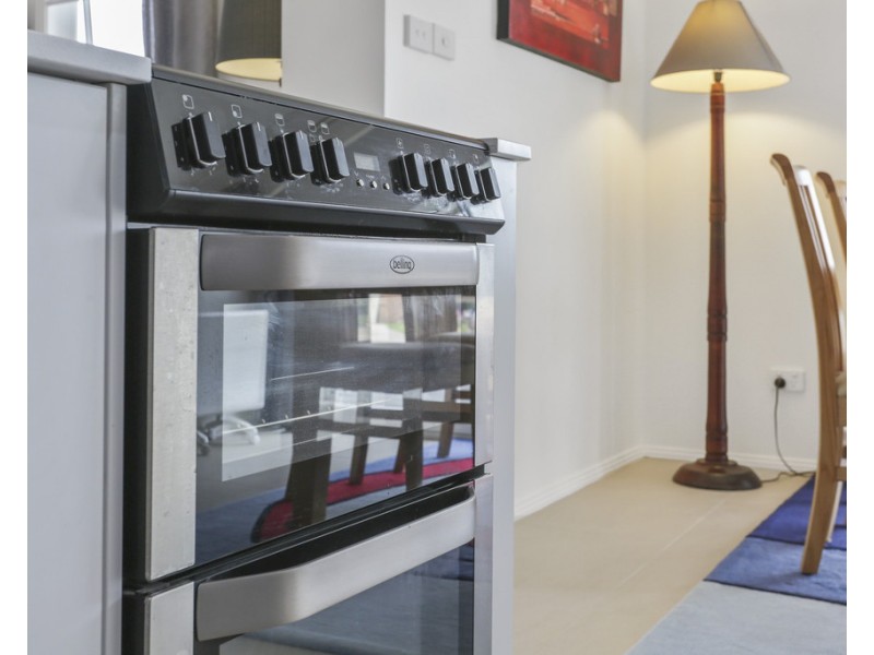 1 Goldberg Place, Bega NSW 2550