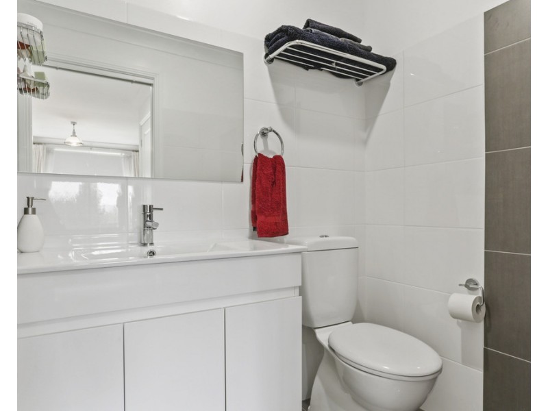 1 Goldberg Place, Bega NSW 2550