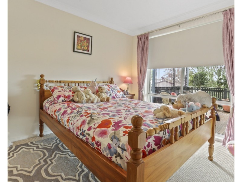 1 Goldberg Place, Bega NSW 2550