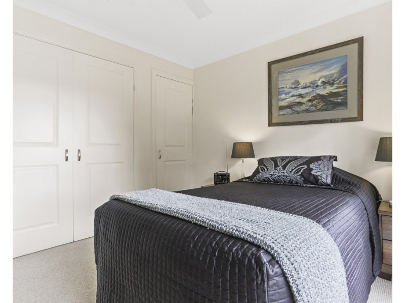 1 Goldberg Place, Bega NSW 2550