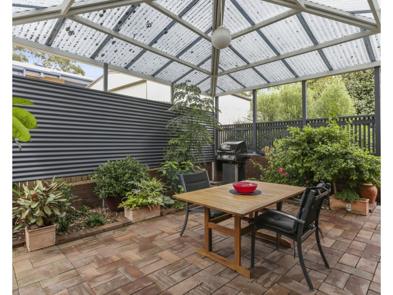 1 Goldberg Place, Bega NSW 2550