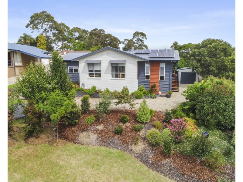 1 Goldberg Place, Bega NSW 2550