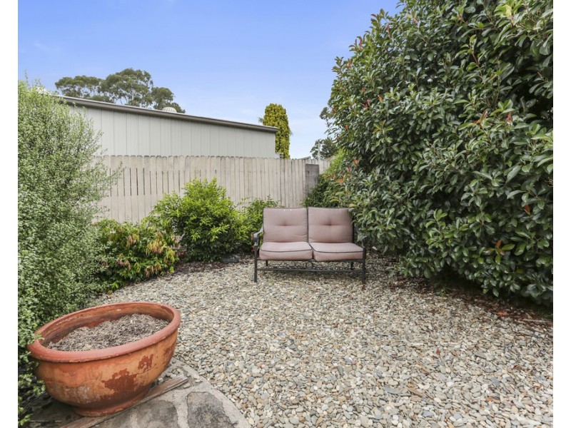 1 Goldberg Place, Bega NSW 2550