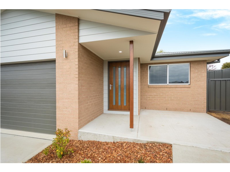 6 Wumbara Close, Bega NSW 2550