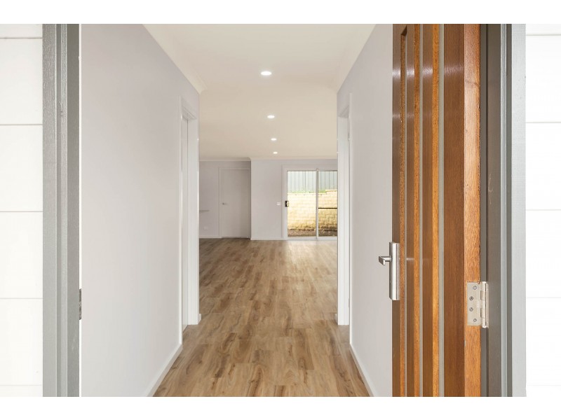 6 Wumbara Close, Bega NSW 2550