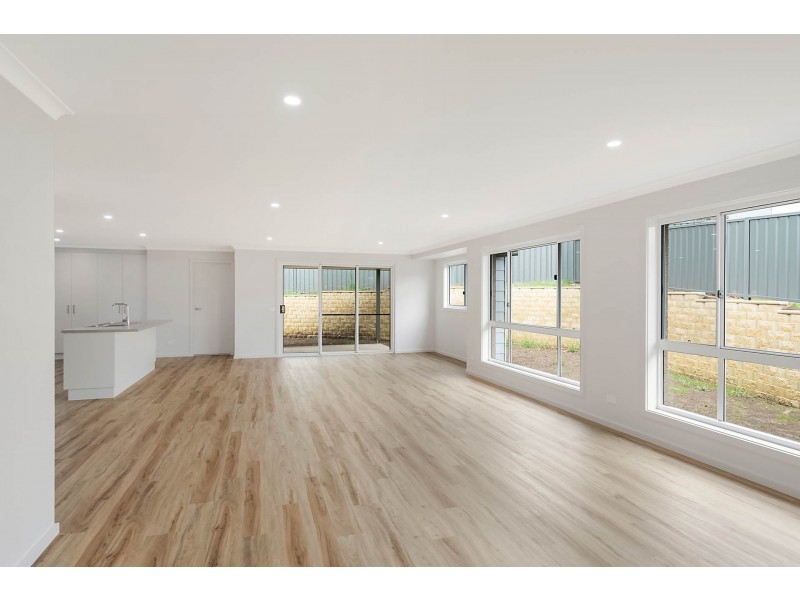 6 Wumbara Close, Bega NSW 2550
