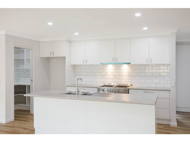 6 Wumbara Close, Bega NSW 2550
