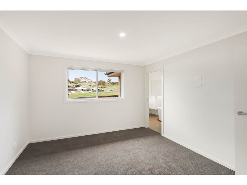 6 Wumbara Close, Bega NSW 2550