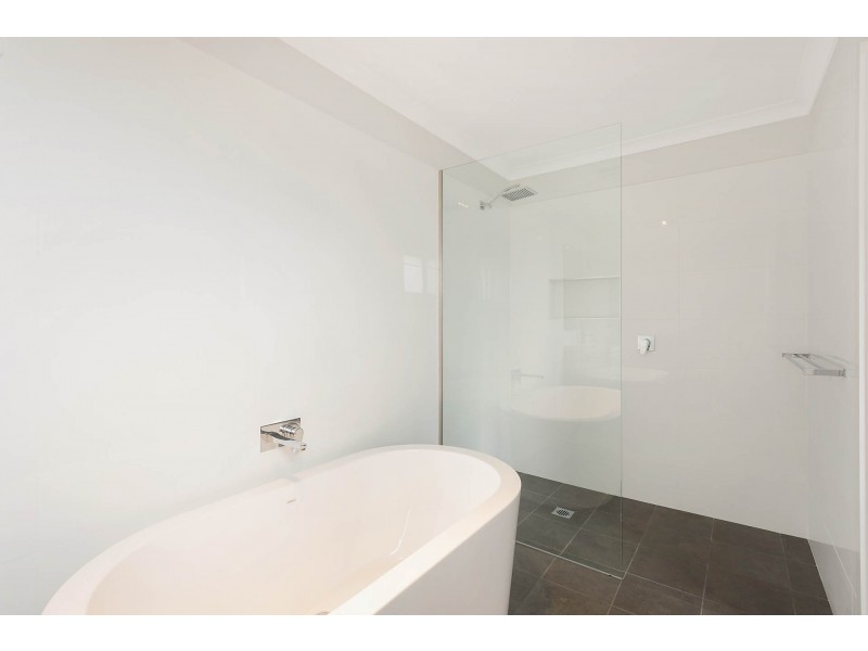 6 Wumbara Close, Bega NSW 2550