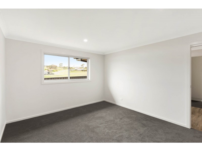 6 Wumbara Close, Bega NSW 2550