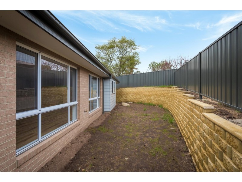 6 Wumbara Close, Bega NSW 2550