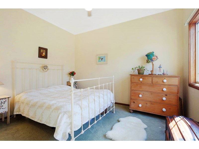 6 Bega St, Bega NSW 2550