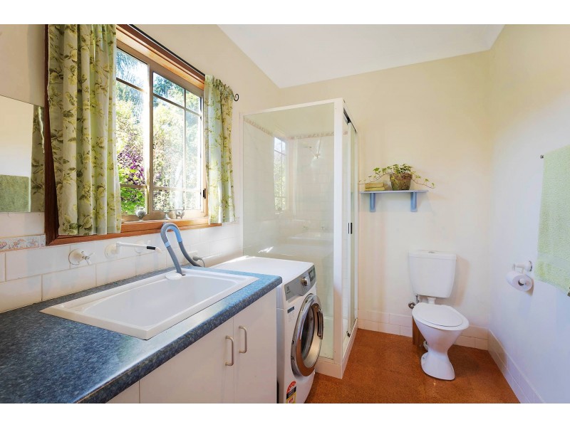 6 Bega St, Bega NSW 2550