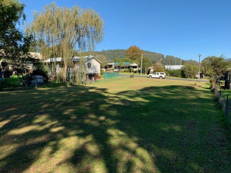 13 Tarlinton St, Cobargo NSW 2550