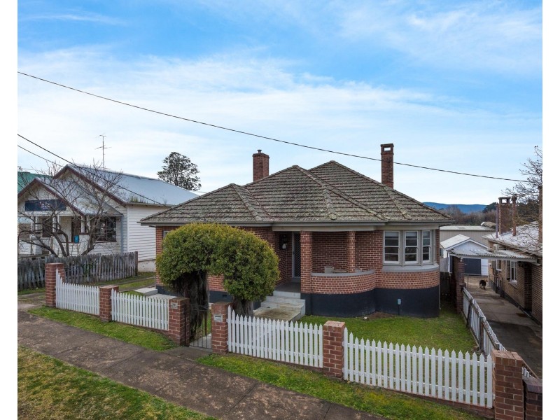77 Bega Street, Bega NSW 2550