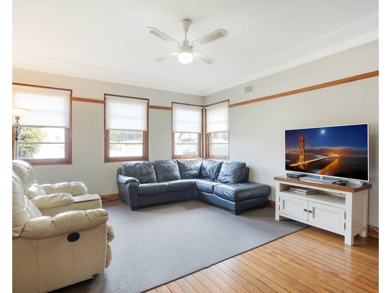 77 Bega Street, Bega NSW 2550