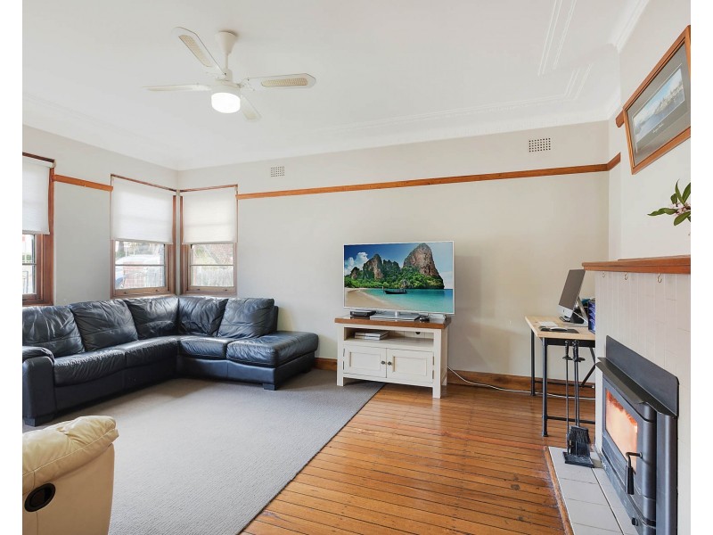 77 Bega Street, Bega NSW 2550