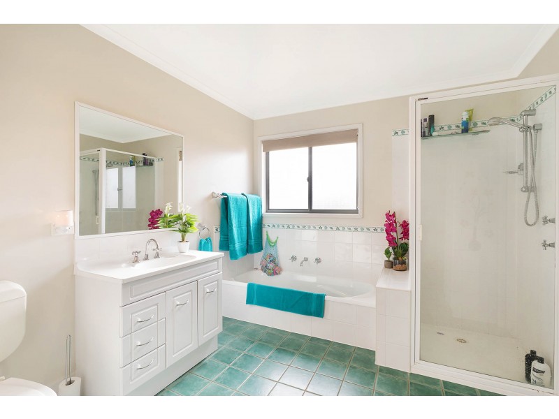 74 Max Slater Drive, Bega NSW 2550