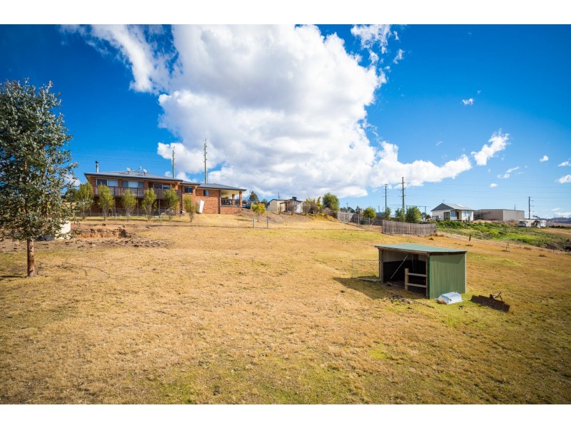74 Max Slater Drive, Bega NSW 2550