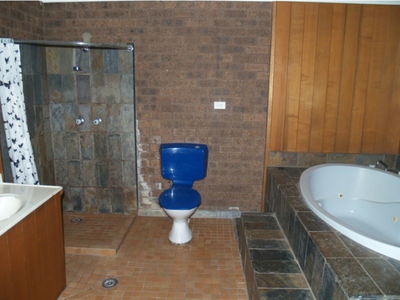 222 Newtown Rd, Bega NSW 2550