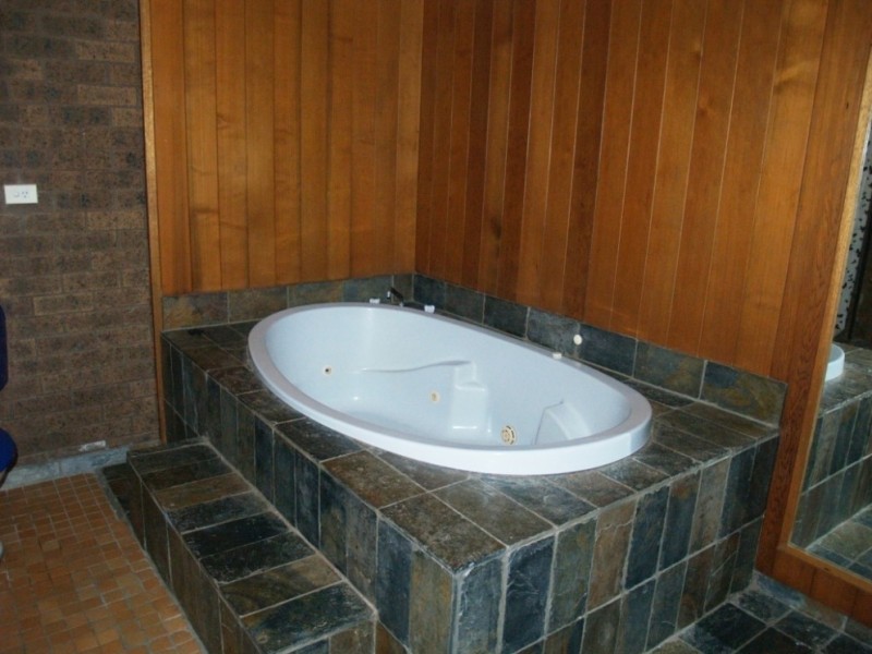 222 Newtown Rd, Bega NSW 2550