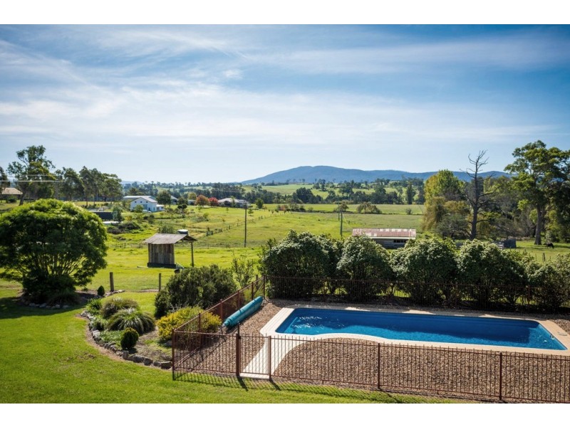 11 Corridgeree Lane, Tarraganda NSW 2550